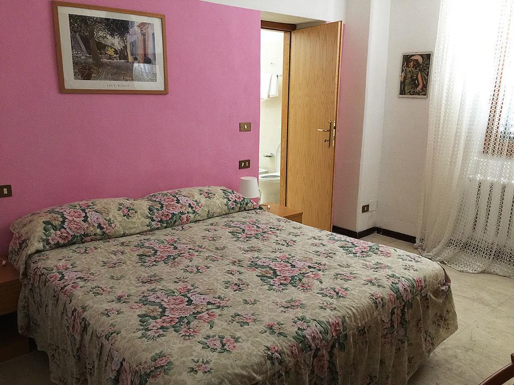 Albergo Ristorante La Torretta 佩波利堡 客房 照片