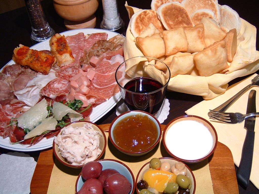 Albergo Ristorante La Torretta 佩波利堡 外观 照片