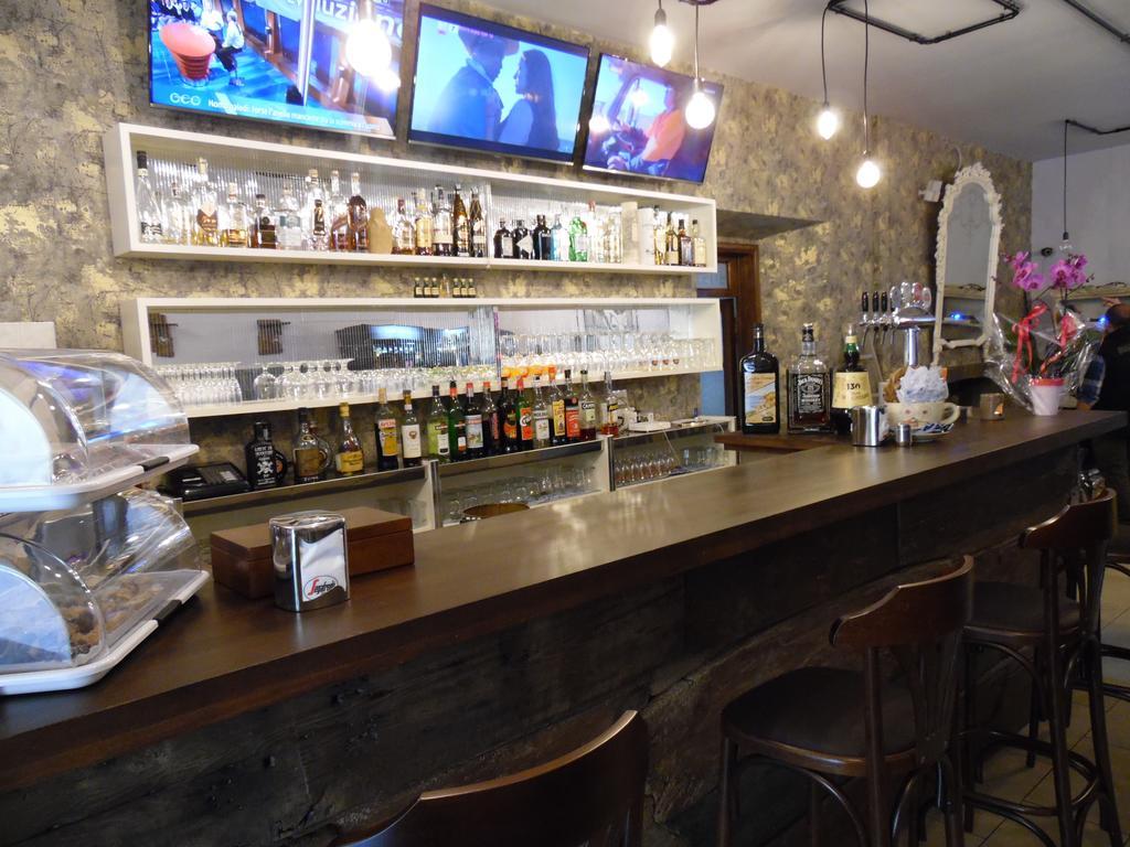 Albergo Ristorante La Torretta 佩波利堡 外观 照片