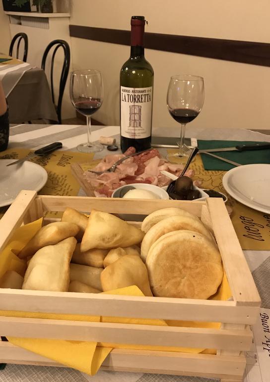 Albergo Ristorante La Torretta 佩波利堡 外观 照片